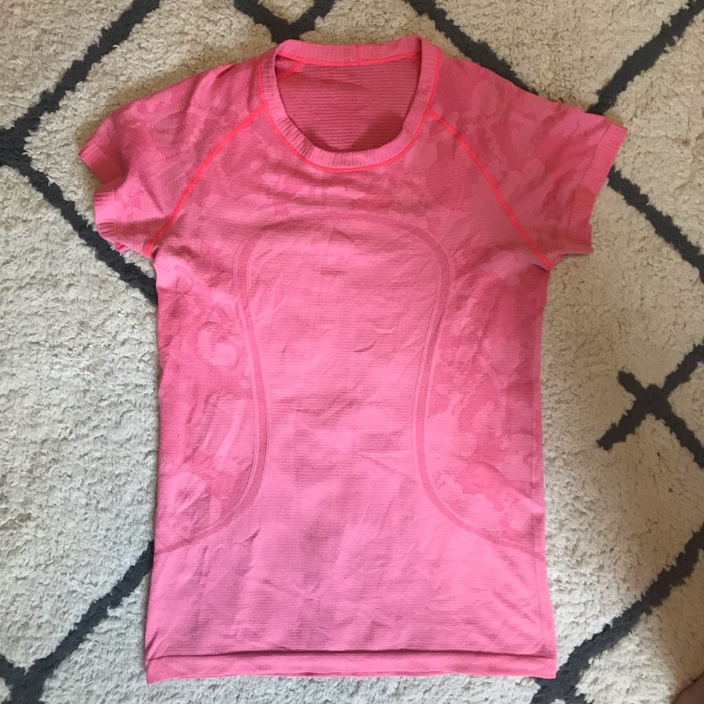 Lululemon swiftly top